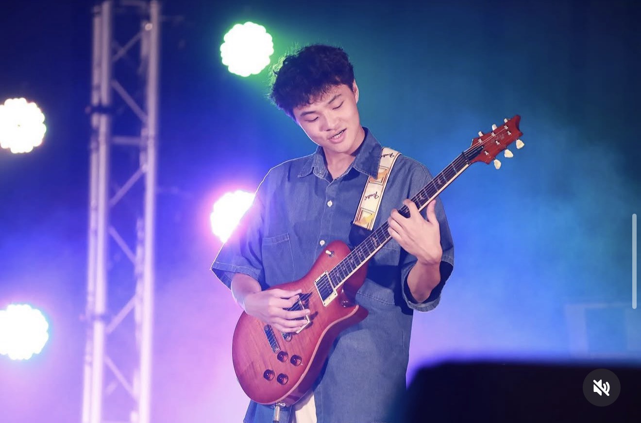 Electric guitar